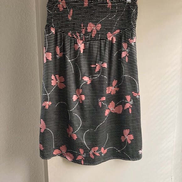Lost Dresses & Skirts - Strapless silky striped mini dress